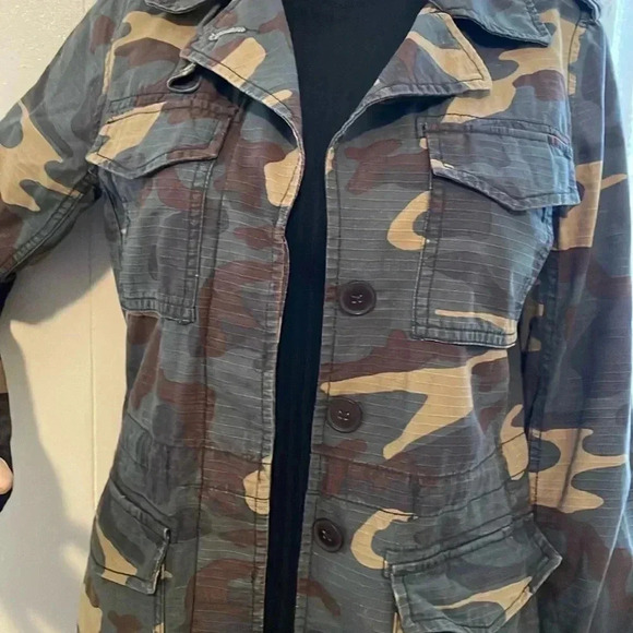 Madewell camouflage utility shirt jacket for women - Picture 9 of 13